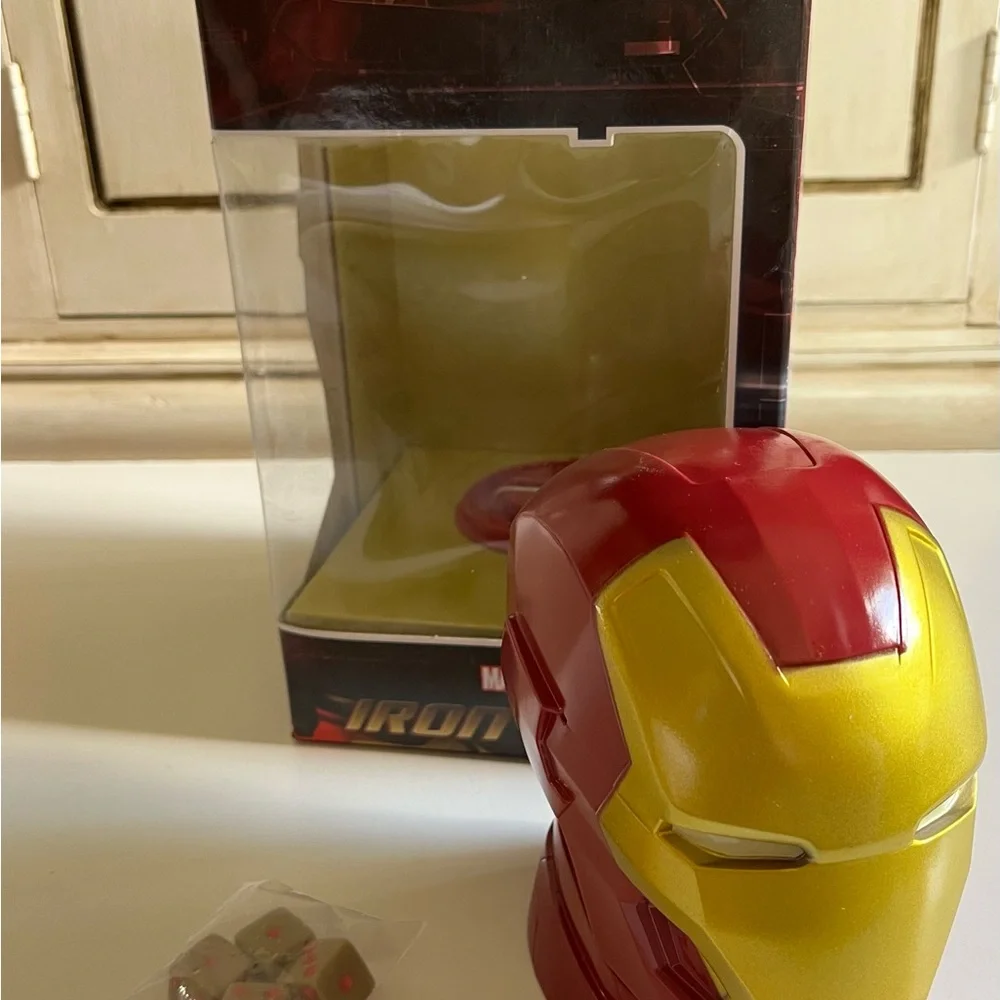 New Yahtzee Marvel The Avengers Iron Man Dice Game Iron Man Head Display piece
